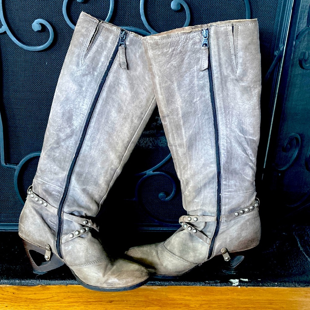 Sexy Grey Knee-High Leather Boots